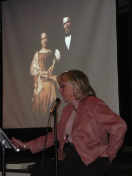 P1140366 Glen Inabinet